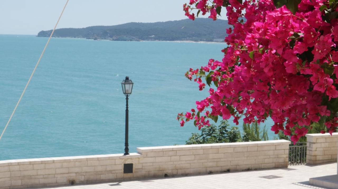 Piazzetta Petrone Apartments + Parking เวียสเต ภายนอก รูปภาพ