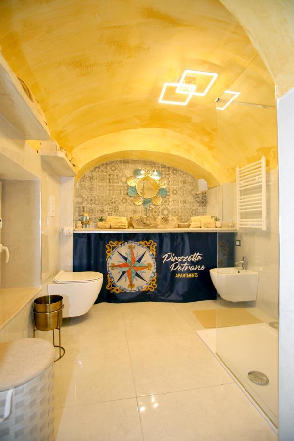 Piazzetta Petrone Apartments + Parking เวียสเต ภายนอก รูปภาพ